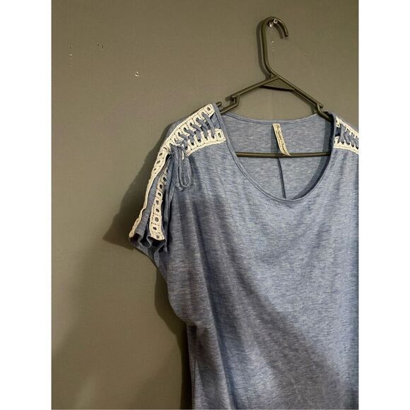 PerSeption Concept Light Blue Scoop Neck Top Size Large - Picture 3 of 6